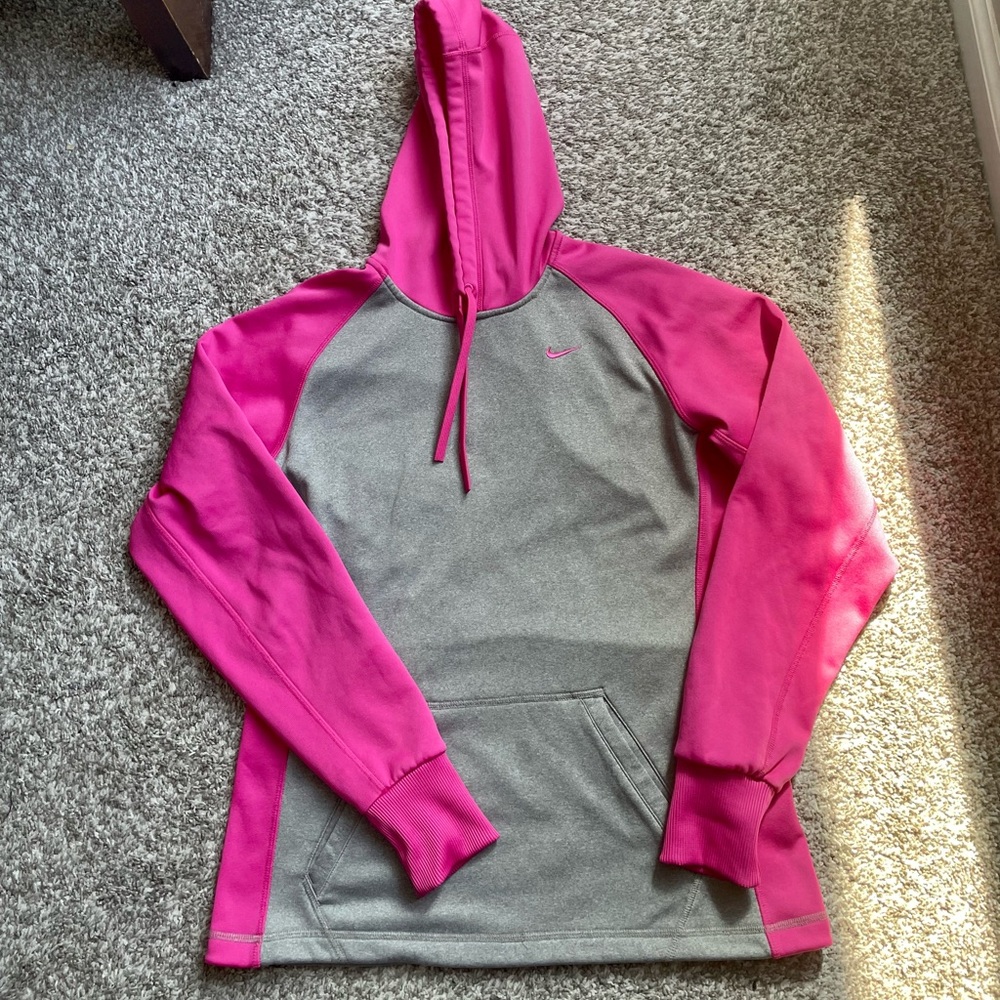 Women’s Therma- Fit Nike pullover hoodie